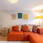 Missafir House With Refreshing Garden In Besiktas